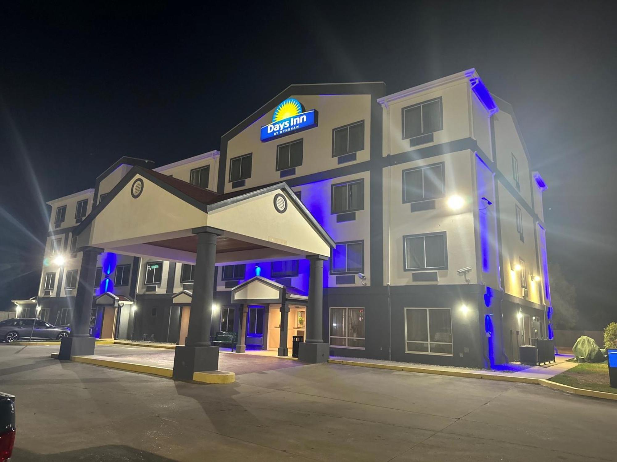 Days By Wyndham Baton Rouge I-10 Hotel 3*